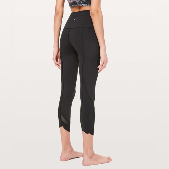 Lululemon Wunder Under Crop II Roll Down Scallop Full-On Luxtreme 24" Black - Picture 3 of 9